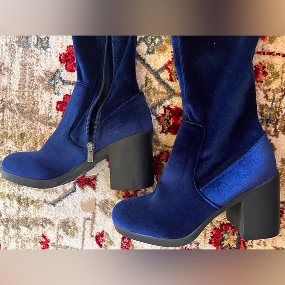 Stunning Velvet Blue Over-the-Knee Boots w/side zip, round toe & block heels🔥🔥🔥 - Picture 2 of 10